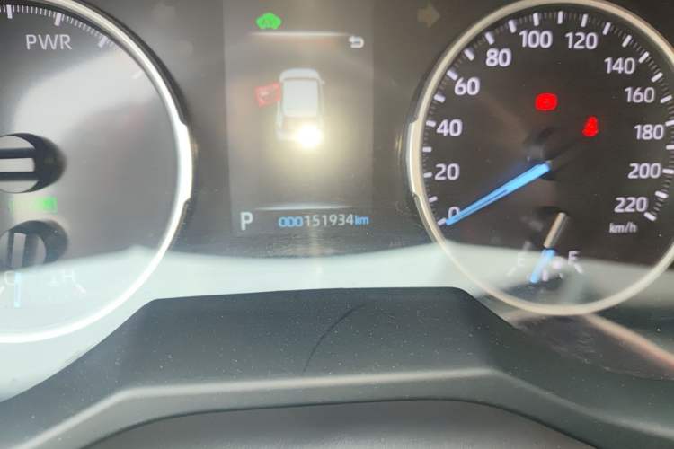 Used Toyota Wildlander 2022 Dual-Engine 2.5L E-CVT Two-Wheel Drive Leading Edition Odometer Close Up