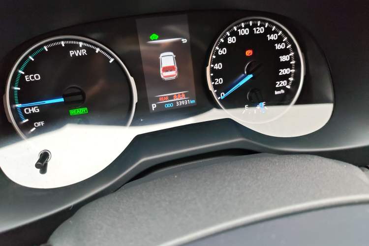 Used Toyota Wildlander 2022 Dual-Engine 2.5L E-CVT Two-Wheel Drive Prestige Edition Odometer Close Up