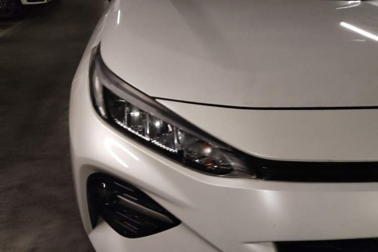 Used Toyota Wildlander 2022 2.0L CVT Four-Wheel Drive Luxury Edition Right Front Headlight