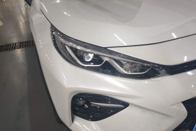Used Toyota Wildlander 2022 2.0L CVT Four-Wheel Drive Premium Edition Right Front Headlight