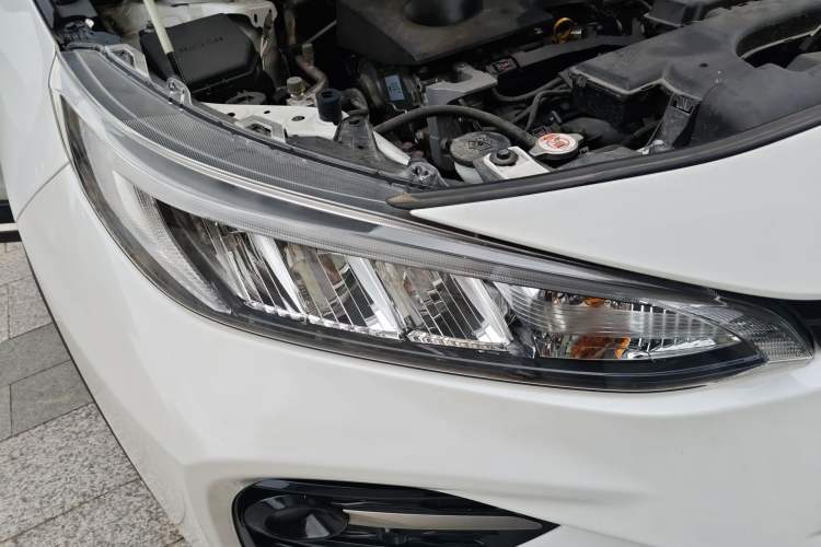 Used Toyota Wildlander 2022 2.0L CVT Two-Wheel Drive Luxury PLUS Edition Right Front Headlight
