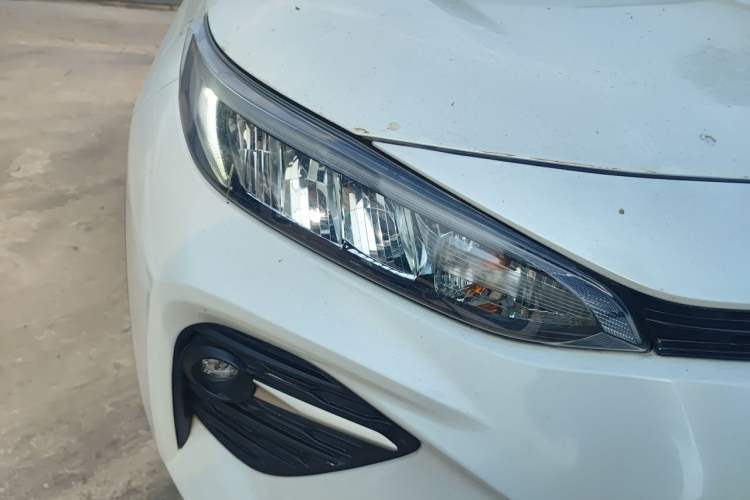 Used Toyota Wildlander 2022 Dual-Engine 2.5L E-CVT Two-Wheel Drive Leading Edition Right Front Headlight