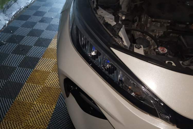 Used Toyota Wildlander 2022 2.0L CVT Two-Wheel Drive Luxury PLUS Edition Right Front Headlight