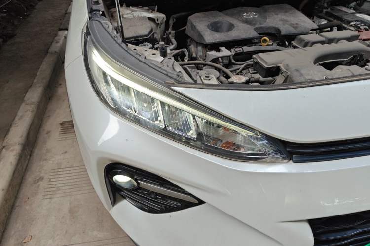 Used Toyota Wildlander 2022 2.0L CVT Two-Wheel Drive Luxury PLUS Edition Right Front Headlight