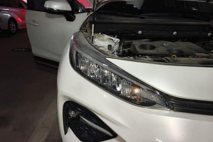 Used Toyota Wildlander 2022 2.0L CVT Two-Wheel Drive Luxury Edition Right Front Headlight