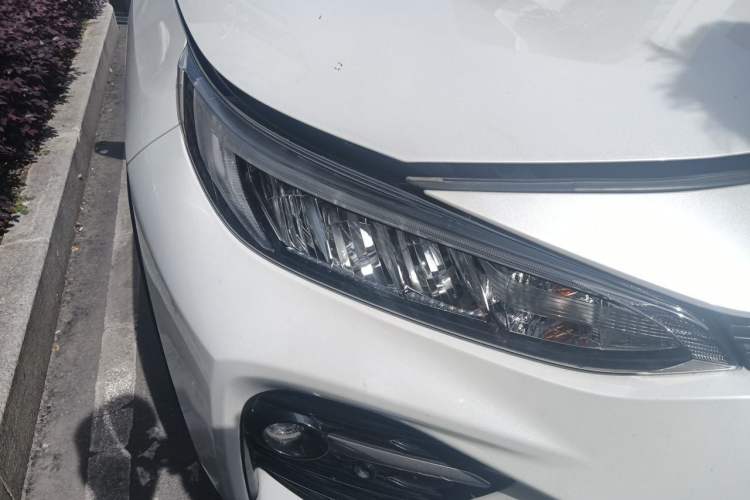 Used Toyota Wildlander 2022 2.0L CVT Two-Wheel Drive Luxury PLUS Edition Right Front Headlight