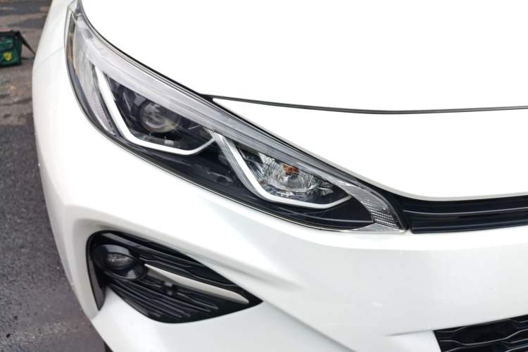 Used Toyota Wildlander 2022 Dual-Engine 2.5L E-CVT Two-Wheel Drive Prestige Edition Right Front Headlight