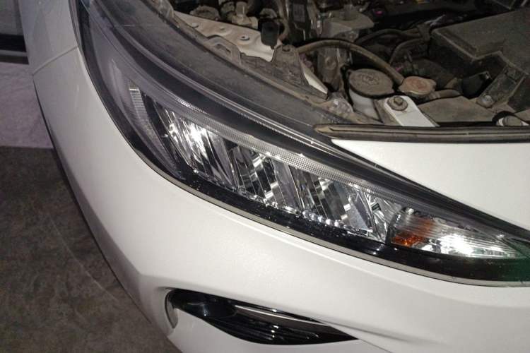 Used Toyota Wildlander 2022 2.0L CVT 4x4 Luxury PLUS Edition Right Front Headlight