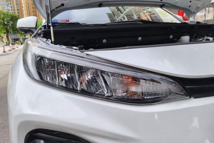 Used Toyota Wildlander 2022 2.0L CVT Two-Wheel Drive Luxury PLUS Edition Right Front Headlight