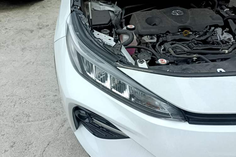 Used Toyota Wildlander 2022 Dual-Engine 2.5L E-CVT Two-Wheel Drive Luxury PLUS Edition Right Front Headlight