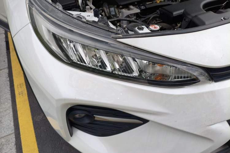 Used Toyota Wildlander 2022 Updated Version 2.0L CVT Two-Wheel Drive Leading Edition Right Front Headlight