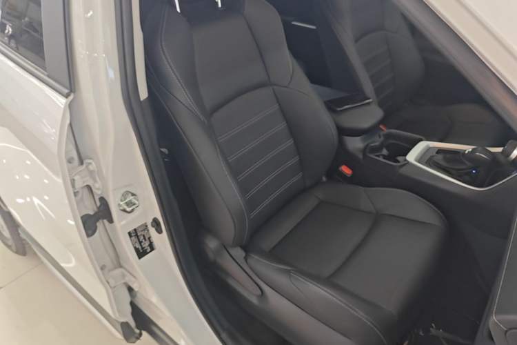 Used Toyota Wildlander 2022 2.0L CVT Two-Wheel Drive Luxury PLUS Edition Right Front Seat