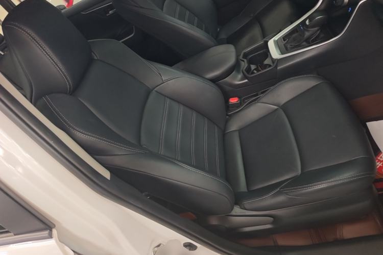 Used Toyota Wildlander 2022 2.0L CVT Two-Wheel Drive Luxury PLUS Edition Right Front Seat