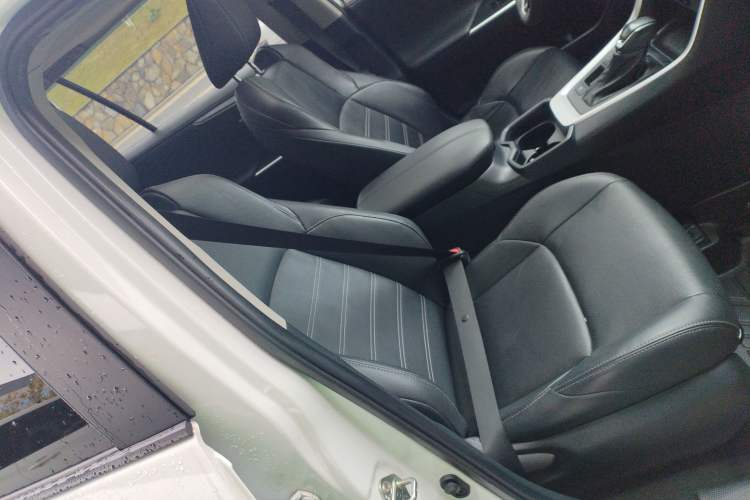 Used Toyota Wildlander 2022 Dual-Engine 2.5L E-CVT Two-Wheel Drive Prestige Edition Right Front Seat