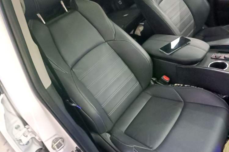 Used Toyota Wildlander 2022 2.0L CVT Two-Wheel Drive Luxury PLUS Edition Right Front Seat