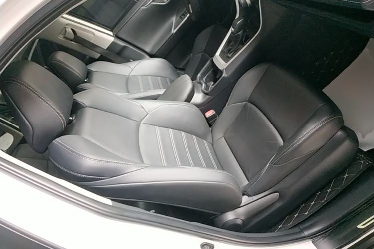 Used Toyota Wildlander 2022 2.0L CVT Two-Wheel Drive Luxury PLUS Edition Right Front Seat