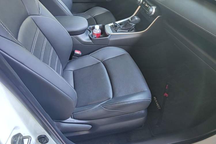 Used Toyota Wildlander 2022 Dual-Engine 2.5L E-CVT Two-Wheel Drive Prestige Edition Right Front Seat