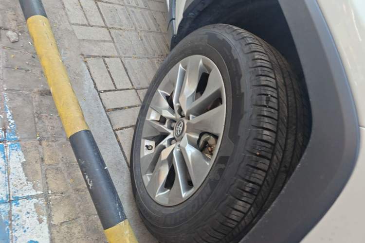 Used Toyota Wildlander 2022 2.0L CVT 4x4 Luxury PLUS Edition Right Front Wheel Hub