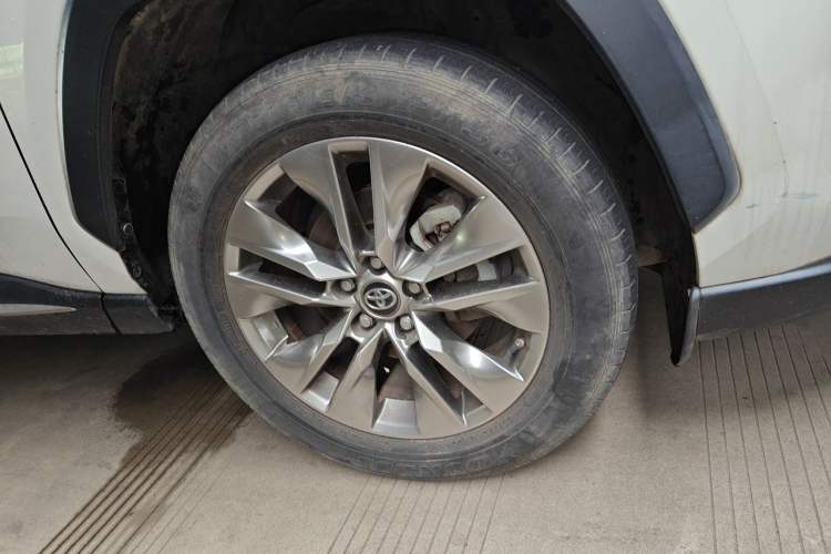 Used Toyota Wildlander 2022 2.0L CVT Two-Wheel Drive Luxury PLUS Edition Right Front Wheel Hub