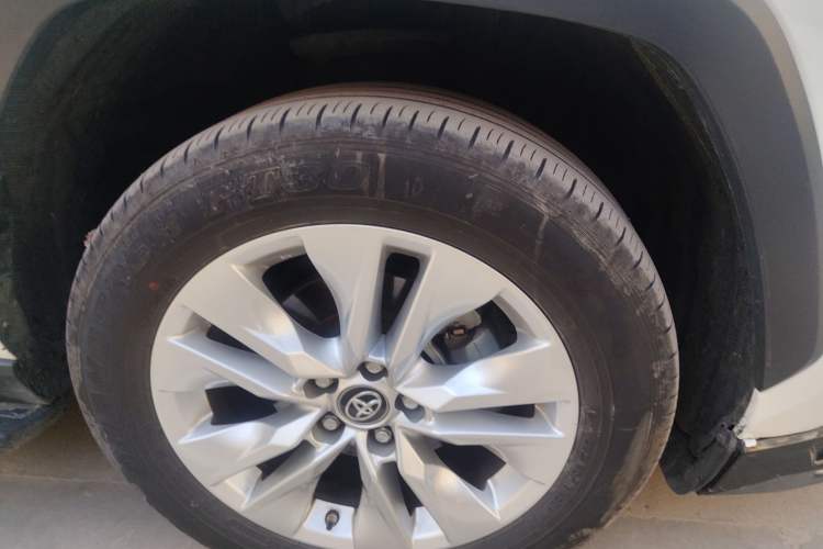 Used Toyota Wildlander 2022 2.0L CVT Two-Wheel Drive Leading Edition Right Front Wheel Hub
