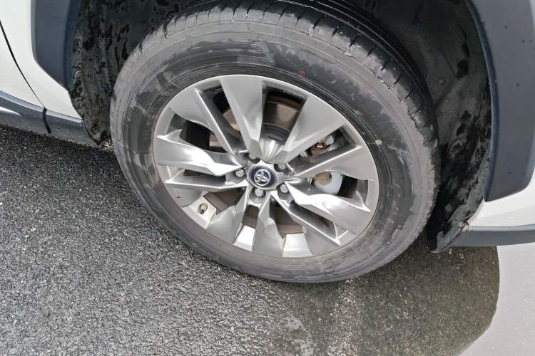 Used Toyota Wildlander 2022 Dual-Engine 2.5L E-CVT Two-Wheel Drive Prestige Edition Right Front Wheel Hub