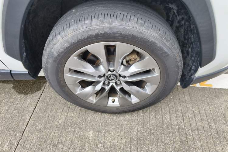Used Toyota Wildlander 2022 2.0L CVT Two-Wheel Drive Luxury PLUS Edition Right Front Wheel Hub