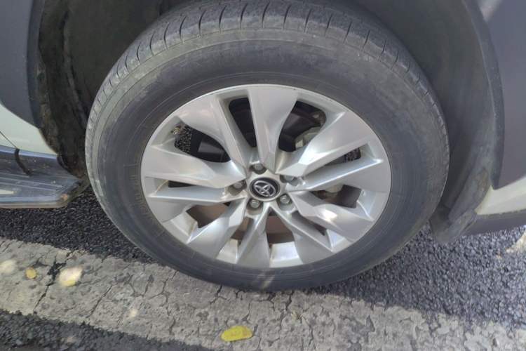 Used Toyota Wildlander 2022 2.0L CVT Two-Wheel Drive Leading Edition Right Front Wheel Hub