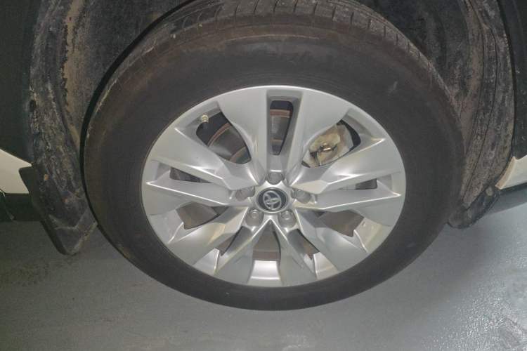 Used Toyota Wildlander 2022 2.0L CVT Two-Wheel Drive Leading Edition Right Front Wheel Hub