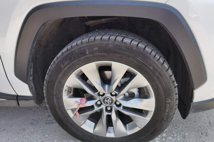 Used Toyota Wildlander 2022 2.0L CVT Two-Wheel Drive Luxury PLUS Edition Right Front Wheel Hub