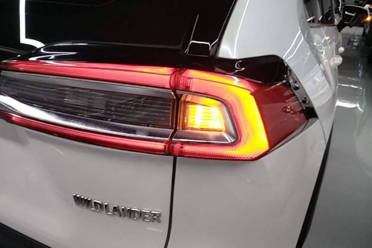 Used Toyota Wildlander 2022 2.0L CVT Two-Wheel Drive Luxury Edition Right Rear Taillight
