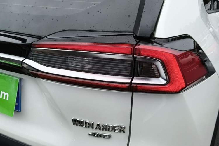 Used Toyota Wildlander 2022 2.0L CVT Four-Wheel Drive Luxury Edition Right Rear Taillight