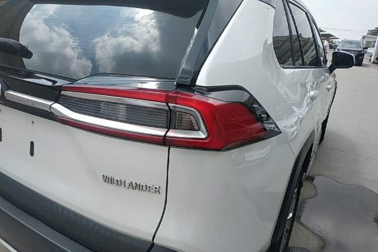 Used Toyota Wildlander 2022 2.0L CVT Two-Wheel Drive Luxury Edition Right Rear Taillight