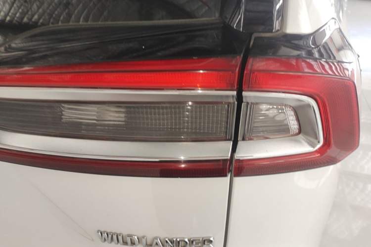Used Toyota Wildlander 2022 2.0L CVT Two-Wheel Drive Luxury PLUS Edition Right Rear Taillight