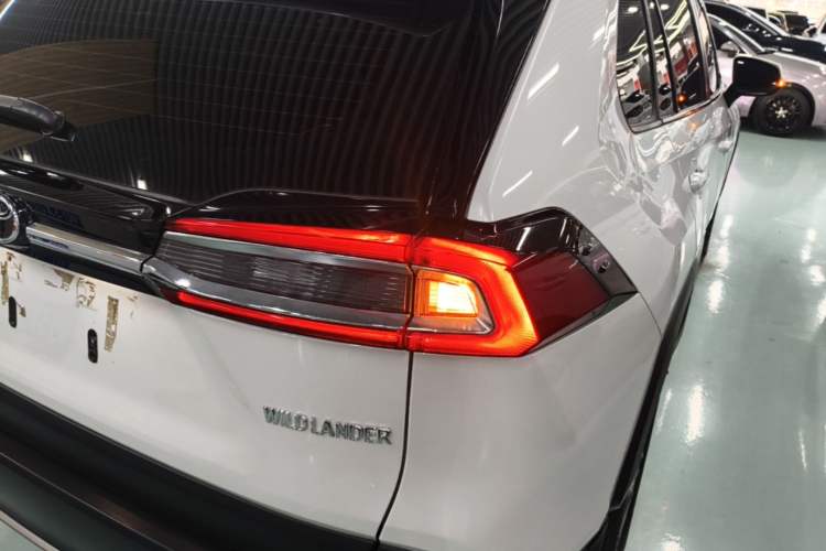 Used Toyota Wildlander 2022 2.0L CVT Two-Wheel Drive Luxury Edition Right Rear Taillight