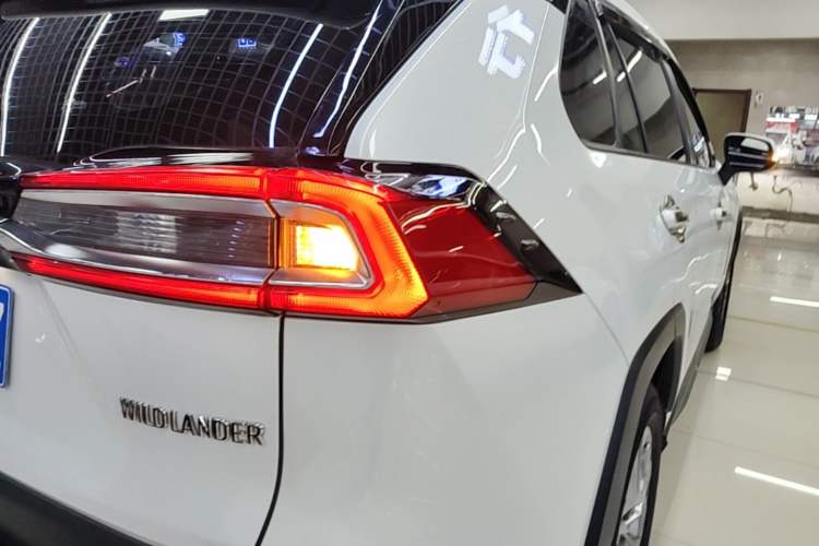 Used Toyota Wildlander 2022 2.0L CVT Two-Wheel Drive Luxury Edition Right Rear Taillight