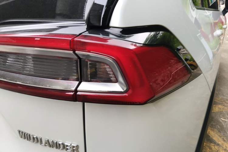 Used Toyota Wildlander 2022 2.0L CVT Two-Wheel Drive Luxury PLUS Edition Right Rear Taillight