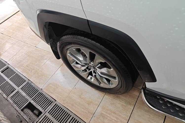 Used Toyota Wildlander 2022 2.0L CVT Two-Wheel Drive Luxury PLUS Edition Right Rear Wheel Hub