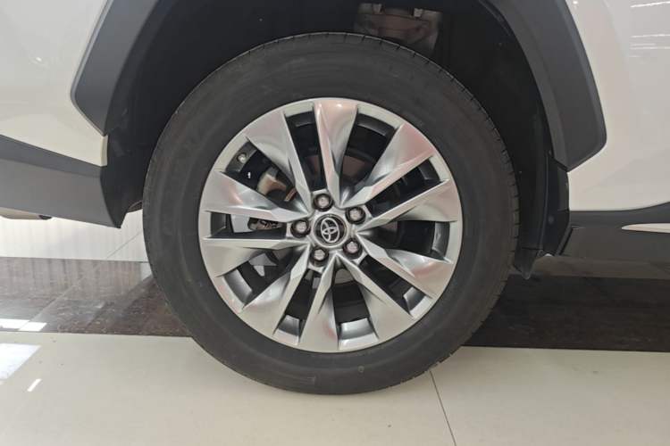 Used Toyota Wildlander 2022 2.0L CVT Two-Wheel Drive Luxury PLUS Edition Right Rear Wheel Hub