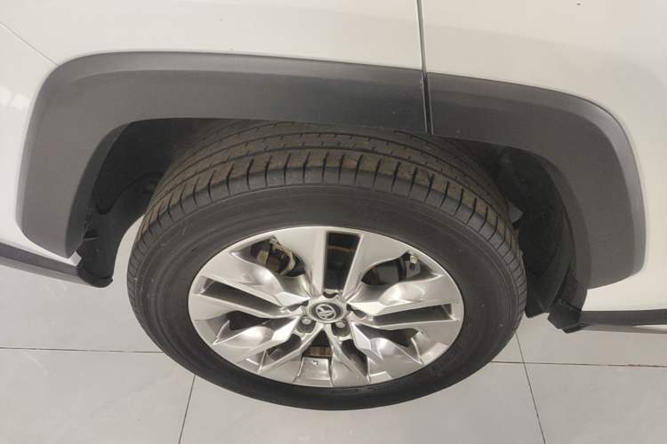 Used Toyota Wildlander 2022 2.0L CVT Two-Wheel Drive Luxury PLUS Edition Right Rear Wheel Hub