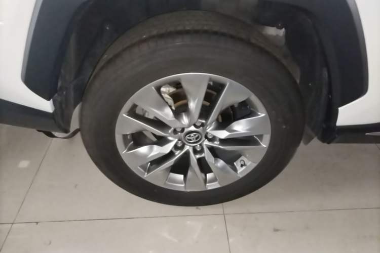 Used Toyota Wildlander 2022 2.0L CVT Two-Wheel Drive Luxury PLUS Edition Right Rear Wheel Hub
