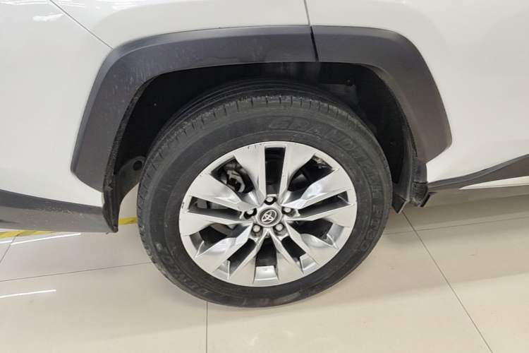 Used Toyota Wildlander 2022 2.0L CVT Two-Wheel Drive Luxury Edition Right Rear Wheel Hub