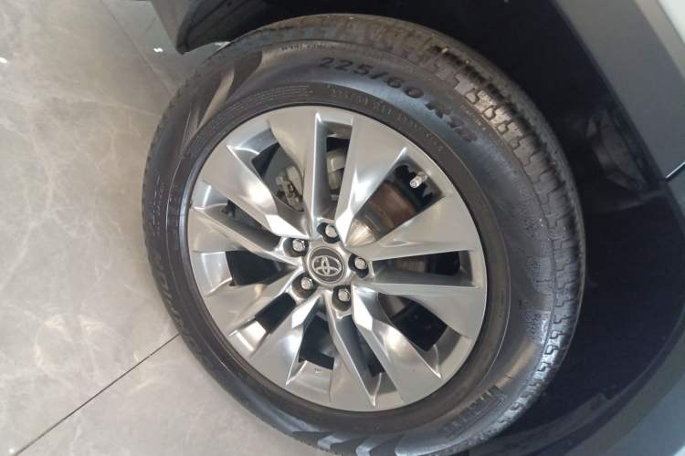 Used Toyota Wildlander 2022 2.0L CVT Four-Wheel Drive Luxury Edition Right Rear Wheel Hub