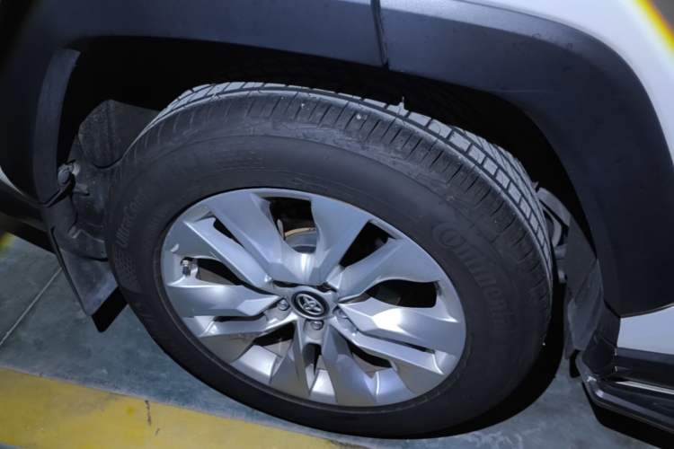 Used Toyota Wildlander 2022 Updated Version 2.0L CVT Two-Wheel Drive Leading Edition Right Rear Wheel Hub