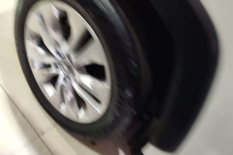 Used Toyota Wildlander 2022 Updated Version 2.0L CVT Two-Wheel Drive Leading Edition Right Rear Wheel Hub