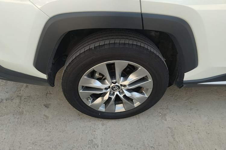 Used Toyota Wildlander 2022 Dual-Motor 2.5L E-CVT 4x4 Luxury PLUS Edition Right Rear Wheel Hub