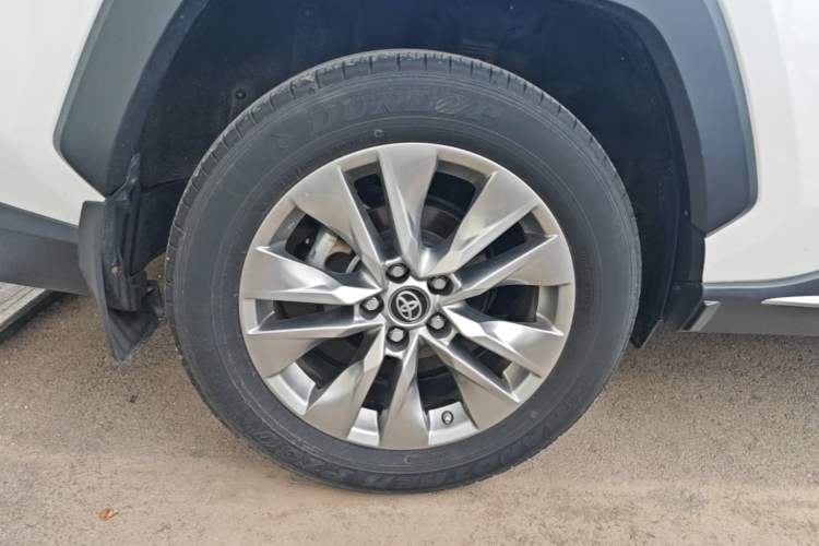 Used Toyota Wildlander 2022 2.0L CVT 4x4 Luxury PLUS Edition Right Rear Wheel Hub