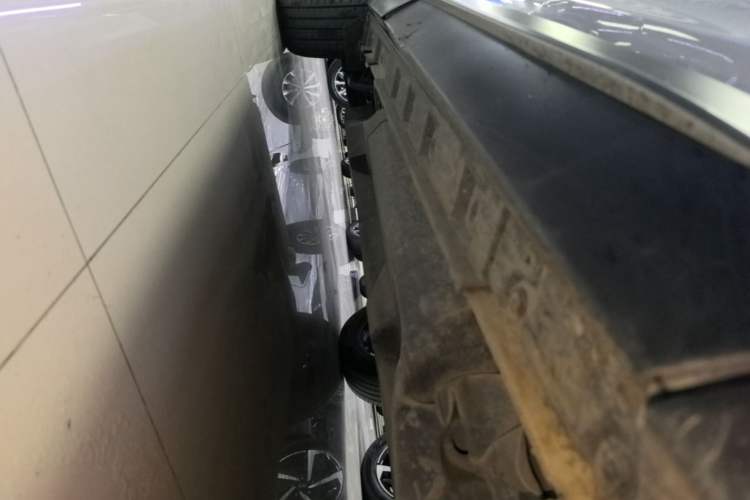 Used Toyota Wildlander 2022 2.0L CVT 4x4 Luxury PLUS Edition Right Side Sill