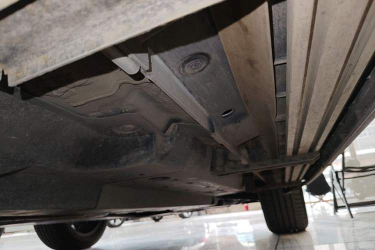 Used Toyota Wildlander 2022 2.0L CVT Two-Wheel Drive Prestige Edition Right Side Sill