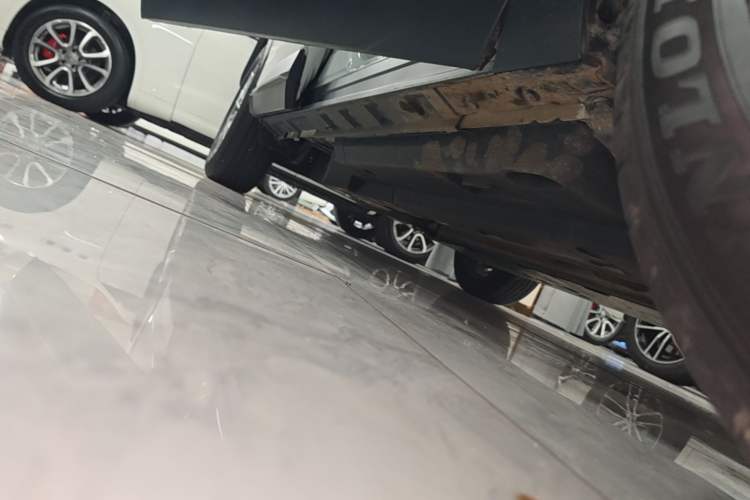 Used Toyota Wildlander 2022 2.0L CVT Two-Wheel Drive Luxury PLUS Edition Right Side Sill
