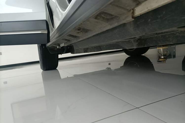 Used Toyota Wildlander 2022 2.0L CVT 4x4 Luxury PLUS Edition Right Side Sill